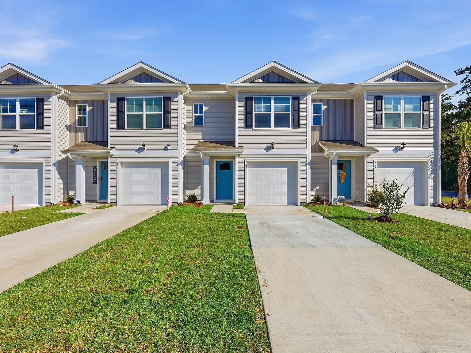 3 bed, 2.5 bath, 1418 sqft, $1,950 — Photo 3