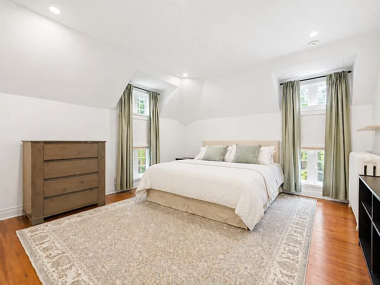 235 1/2 Greenwood St #CH — Photo 7