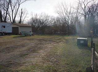 207 N Main St, Dousman, WI 53118