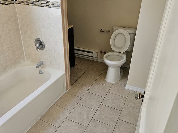 4th image of 321 Myrtle Ave Floor 3