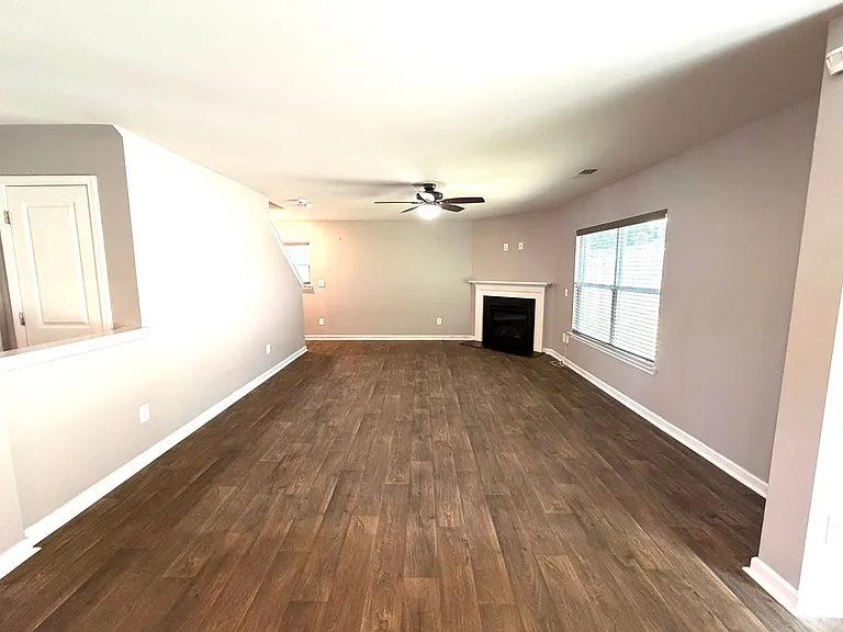 220 Roper St — Photo 11