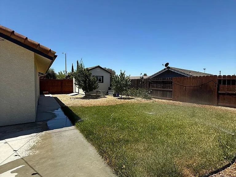 1019 Nanette Ln — Photo 36