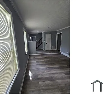 4 bed, $2,200 — Photo 3
