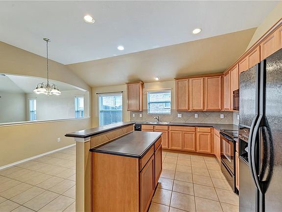 5th image of 6305 Stone Lake Dr
