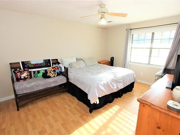 4th image of 2424 Wood Meadows Dr SW