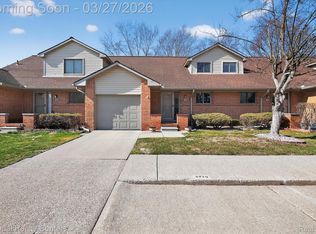 3920 Old Creek Rd, Troy, MI