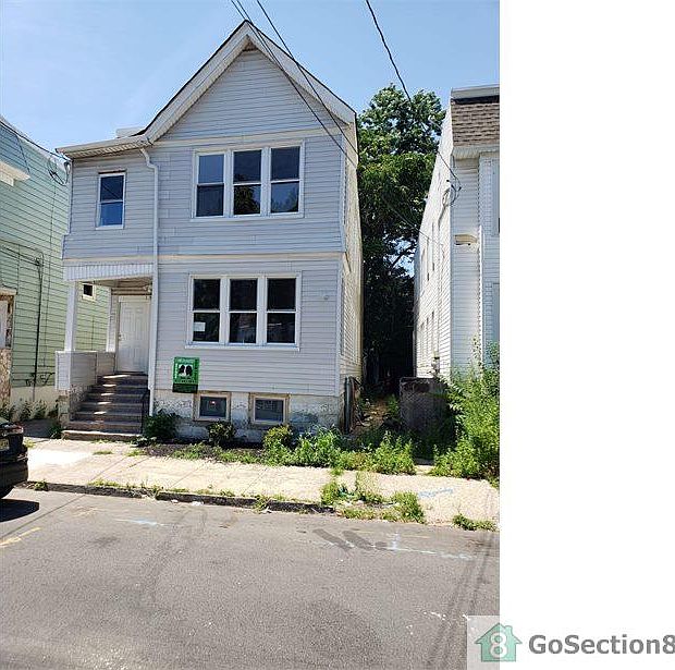 1st image of 195 21st St #2