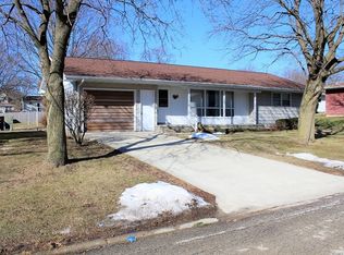 407 Park Ct, Morrison, IL