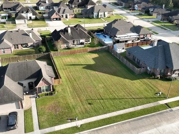 617 Shadowlawn Dr, Berwick, LA 70342