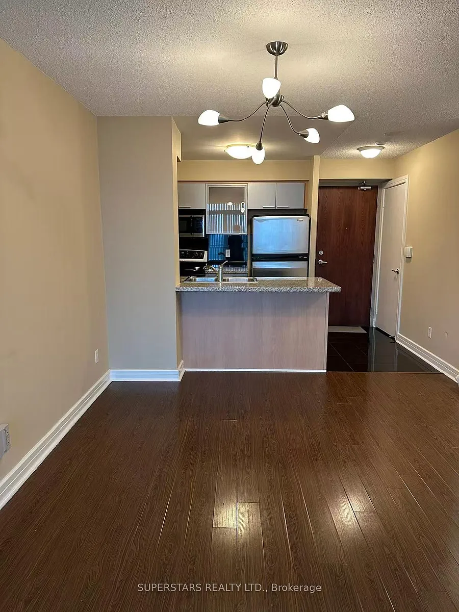 Building Photo - 18 Harrison Garden Blvd #905