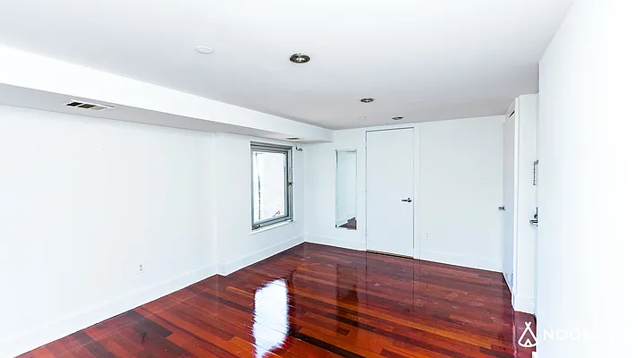 Rented by Nooklyn NYC LLC | media 31