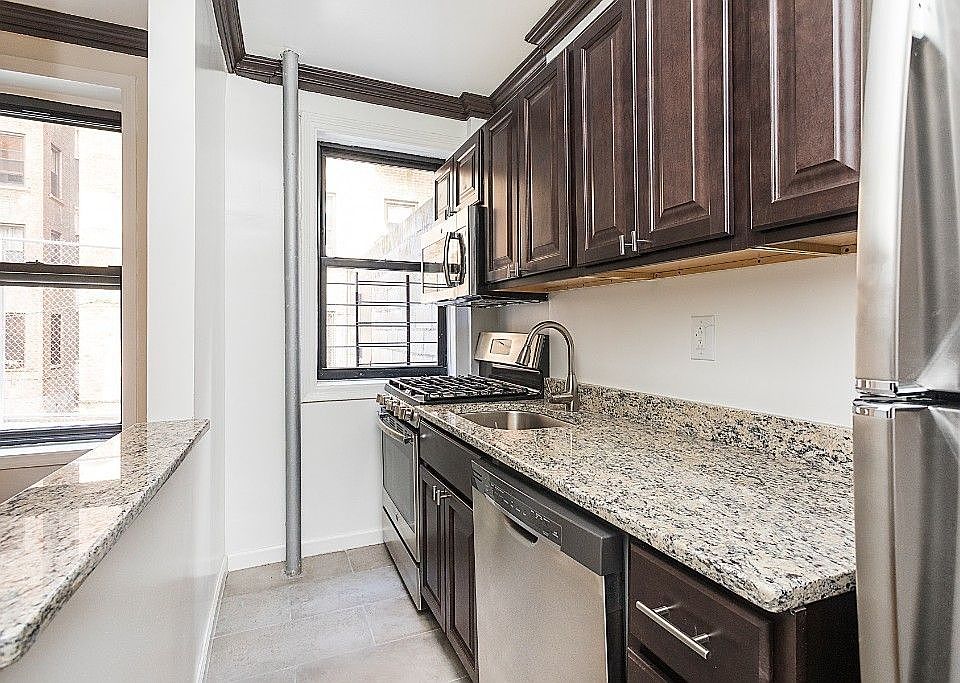 1st image of 121 Seaman Ave APT 1b