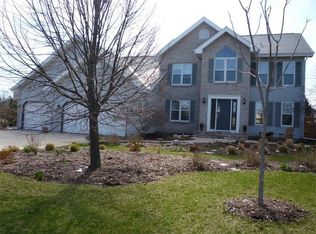 5875 Persimmon Dr, Fitchburg, WI 53711