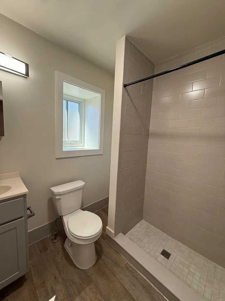 3 bed, $2,300 — Photo 3
