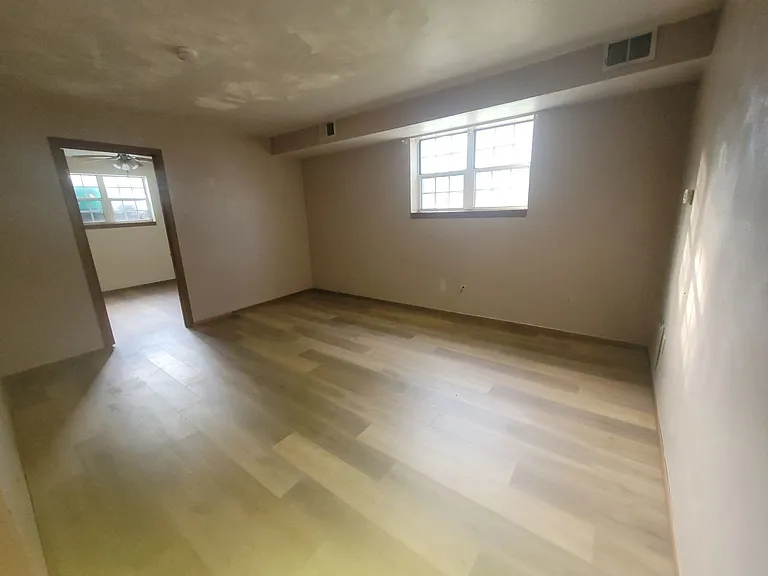 547 Turney St — Photo 5
