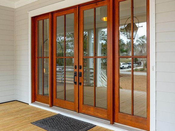 4th image of 964 Pine Hollow Rd