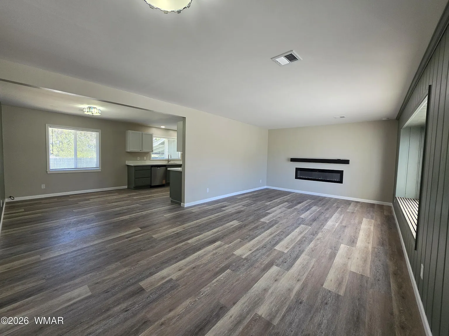 3 bed, 1890 sqft, $2,600 — Photo 4