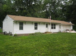 4691 Webberdale Dr, Holly, MI 48442