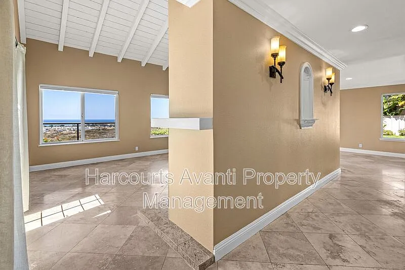 3 bed, 2.5 bath, 2262 sqft, $6,250 — Photo 4