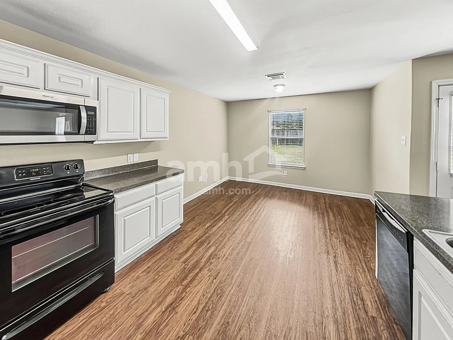 3 bed, 2.0 bath, 1608 sqft, $1,985 — Photo 4