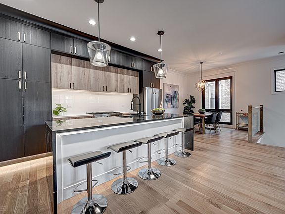 5th image of 1752 W Huron St #1R