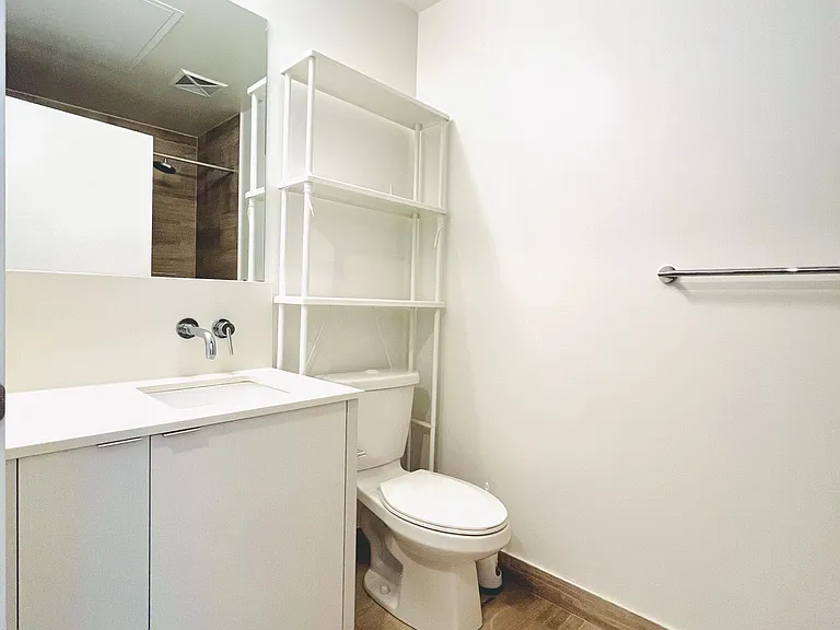 100 Harbour St #6105 — Photo 11