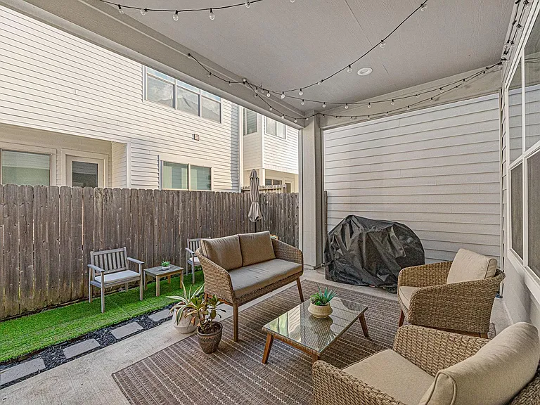 8817 Hollister Pine Ct — Photo 27