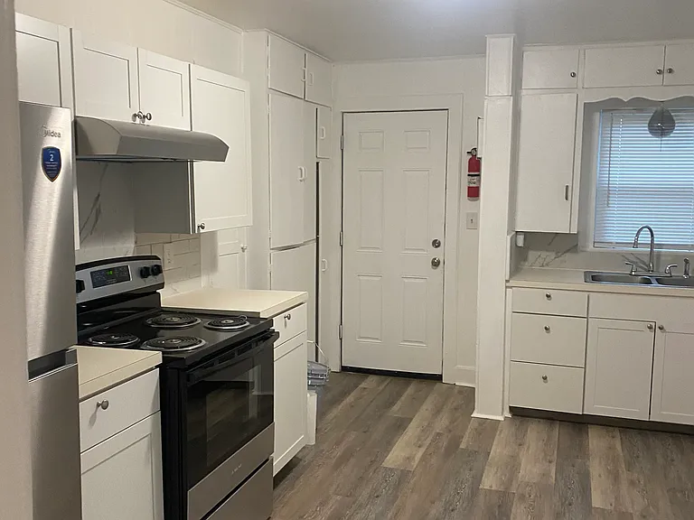 1617 W Avenue M — Photo 15