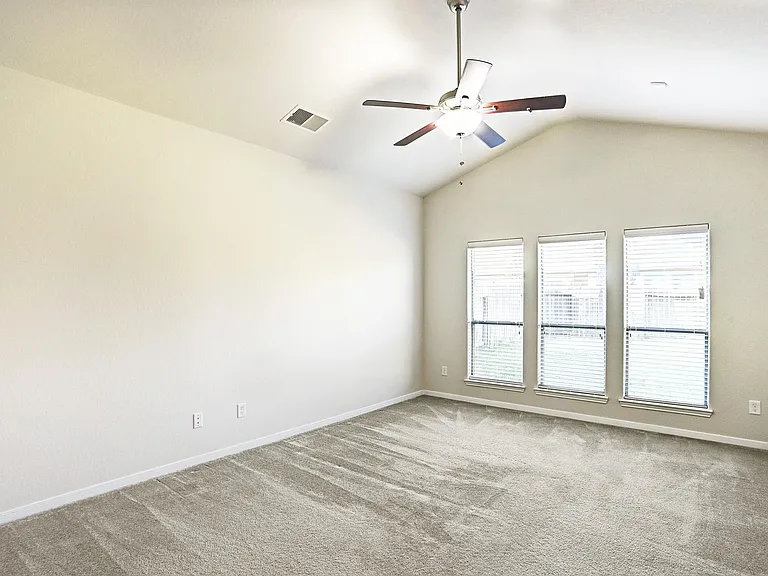 25806 Westbourne Dr — Photo 8