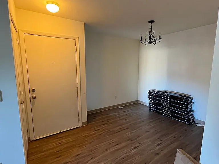 University Park Apartments near Cornell University — Photo 279