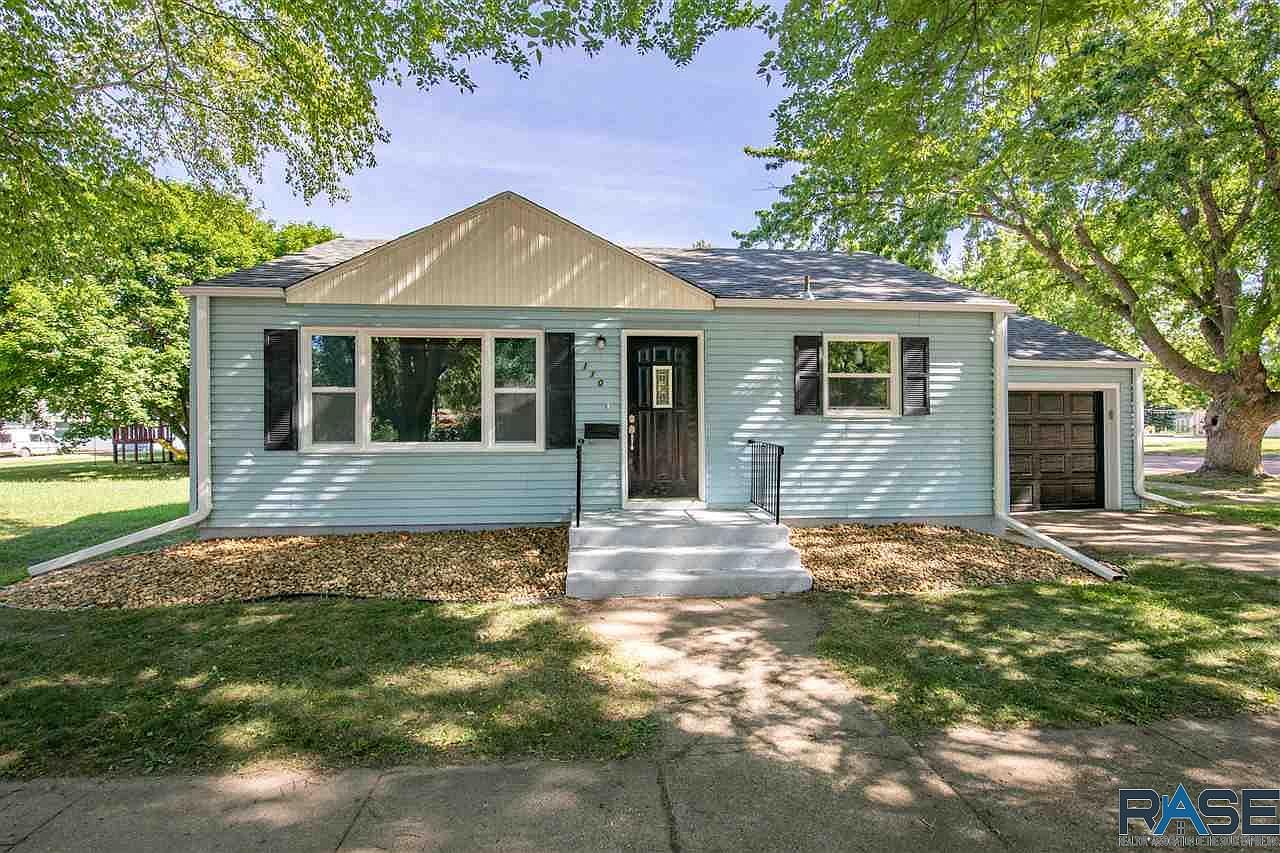 110 E Maple St, Beresford, SD 57004 Zillow