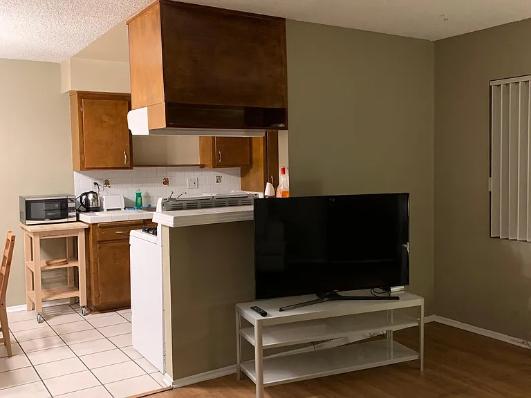 211 N Huntington Ave #11 — Photo 2