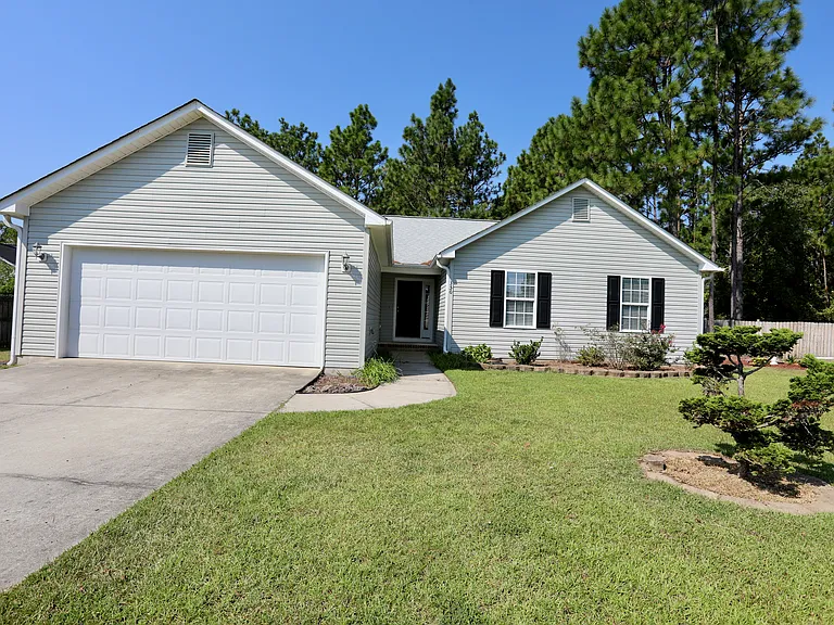 350 Woodgreen Dr — Photo 1