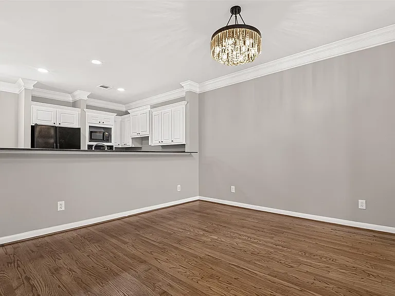 1513 Roy St — Photo 11