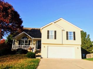 705 Red Maple Dr, Liberty, MO 64068