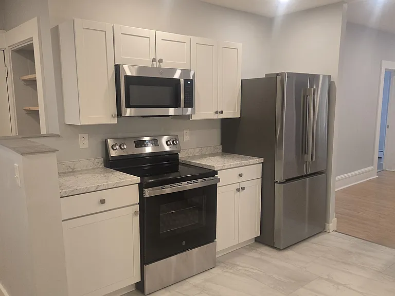 105 W Main St #2 — Photo 2