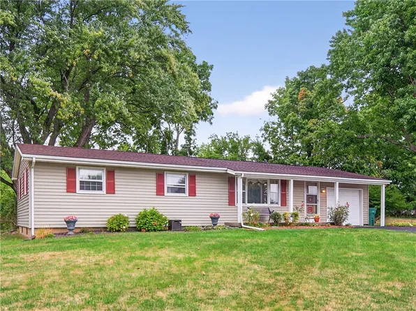 10 Elmwood Cir, Scottsville, NY 14546