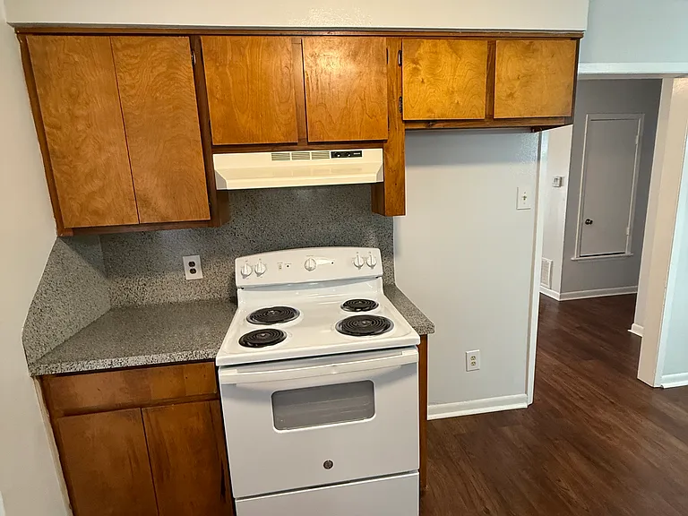 6 Harroun Ct #B — Photo 9