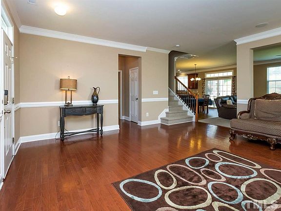 2nd image of 620 Ashburn Ln