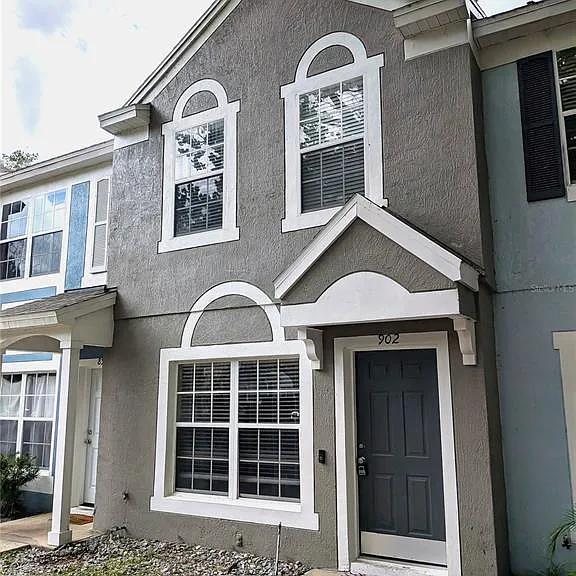 902 Vineland Pl — Photo 1