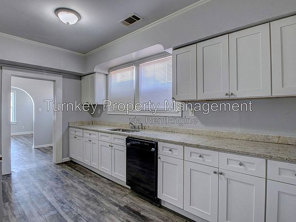 3rd image of 1508 Sycamore St