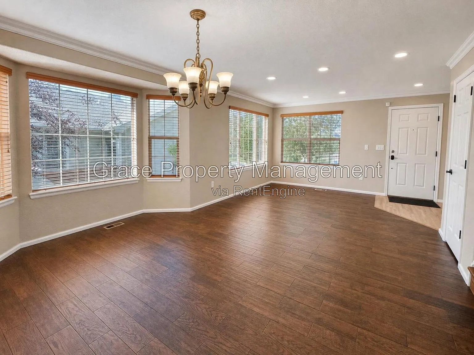 5 bed, 3.5 bath, 3102 sqft, $3,995 — Photo 3