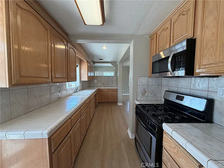 129 E Pomona Ave — Photo 5