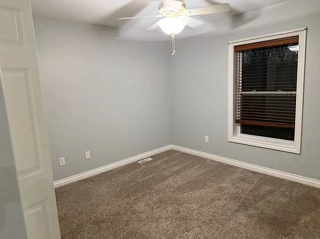 3 bed, 1700 sqft, $2,400 — Photo 3