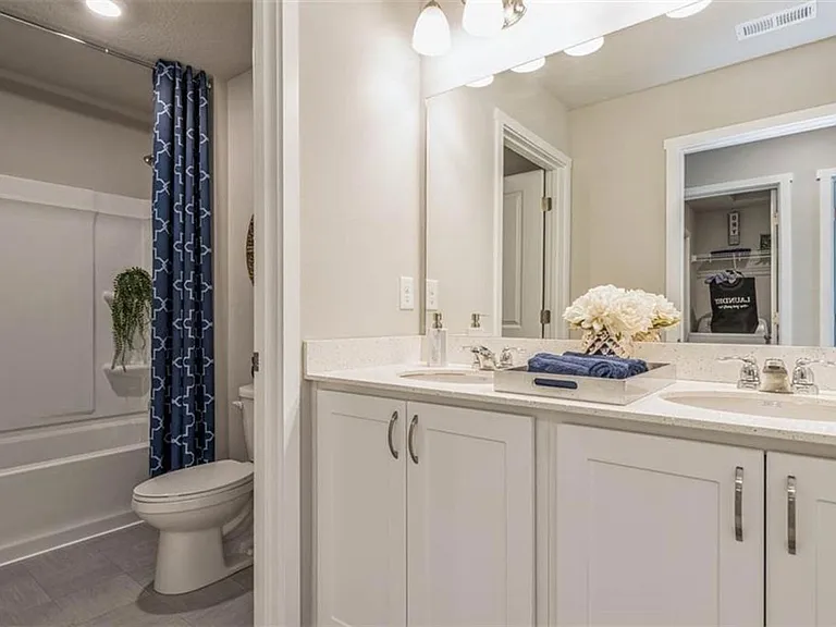 277 NW Charlestown Ln — Photo 11