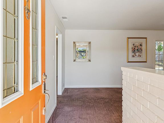 5th image of 546 Pinewood Drive