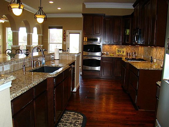 This kitchen is a chef's delight! Every upgrade available was added including bump outs at the sink 