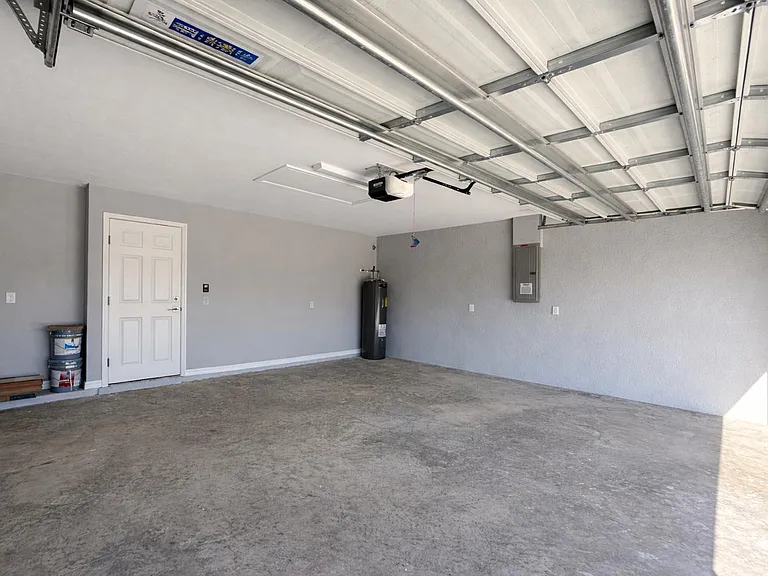 147 Peoria St — Photo 12