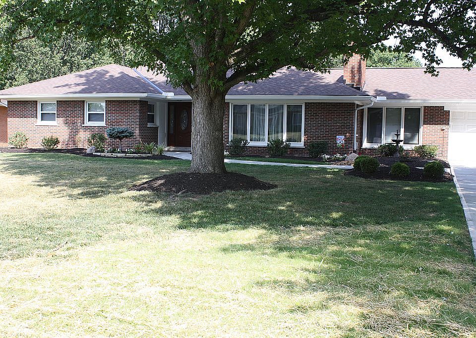 Street view. One step entry.