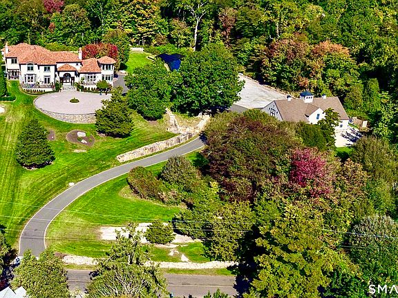 3rd image of 345 Vineyard Point Road